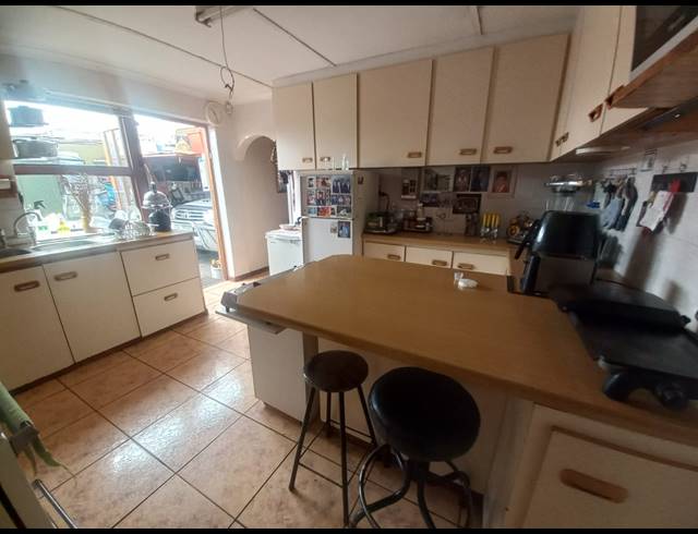 3 BEDROOM HOUSE FOR SALE IN PORTLANDS